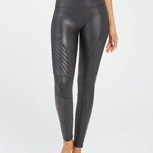SPANX Faux leather Moto leggings Gray Size Medium
